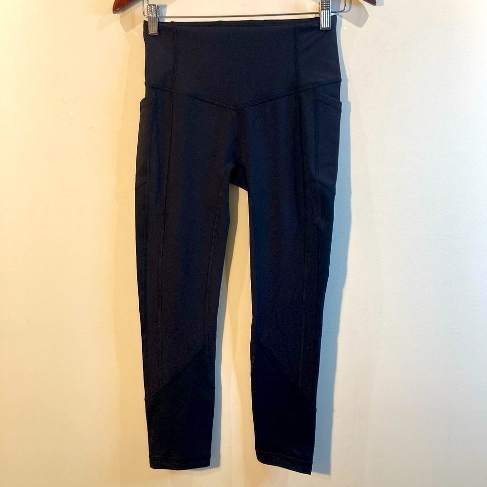 LULULEMON Sz 6 Amy  Card Pocket and Side Pockets Cropped Leggings NWT
